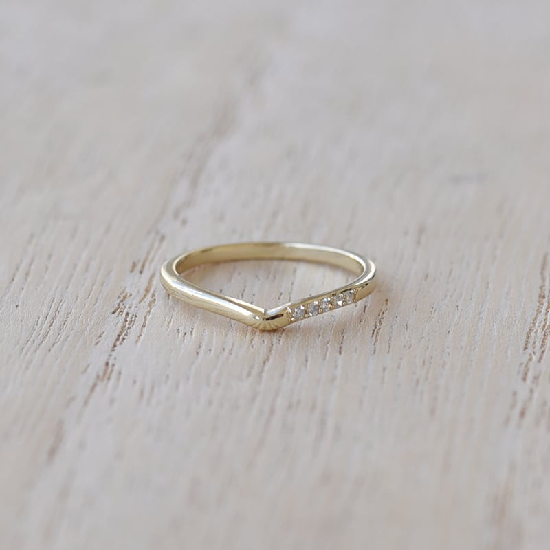 Dámský prsten s lab-grown diamanty a pánský plochý prsten Wade