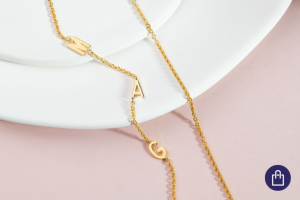 Náhrdelník se 3 písmenky