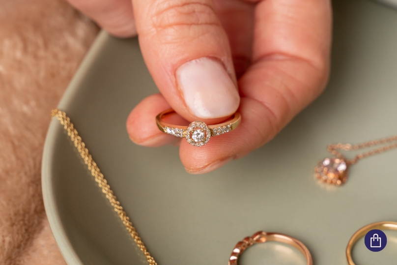 Halo prsten s diamanty