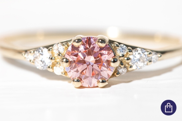 Prsten s růžovým diamantem