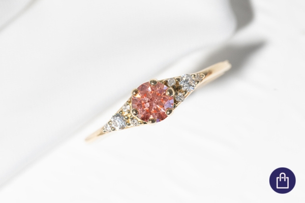 Prsten s růžovým diamantem