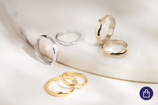 Snubní prsteny v odstínu bílého, žlutého a oříškového zlata