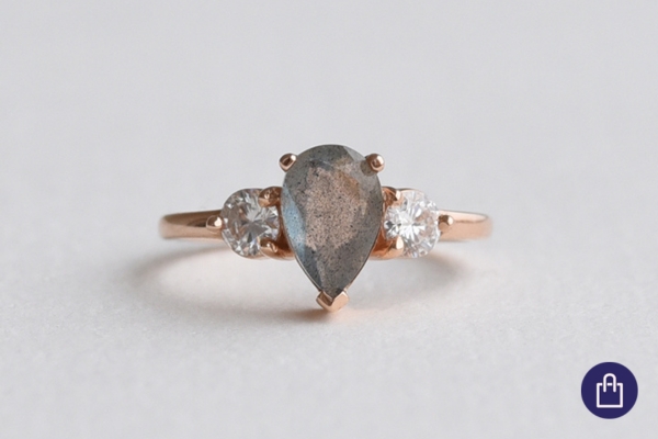 Prstýnek s labradoritem a diamanty