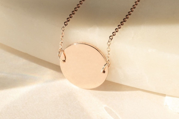 Čistý náramek bez gravíru a drahokamu