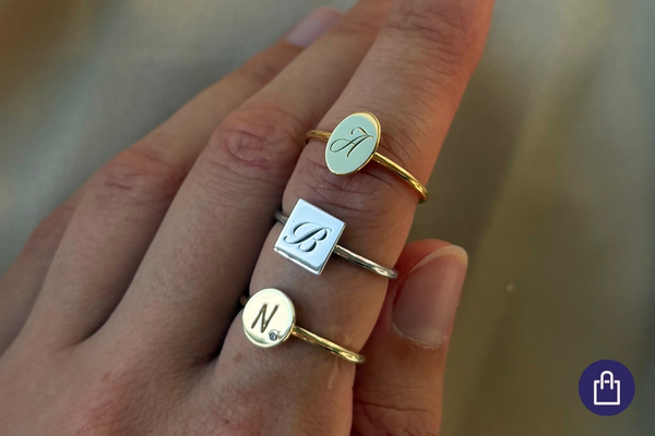 Promise ring s písmenem