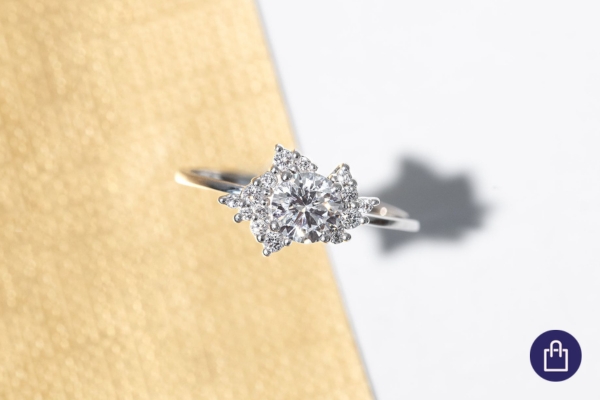 Atypický cluster zásnubní prsten s lab-grown diamanty