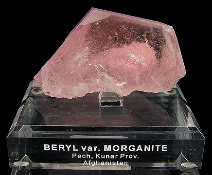 Sladce růžový krystal