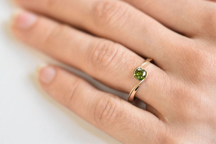 Prsten zelený diamant