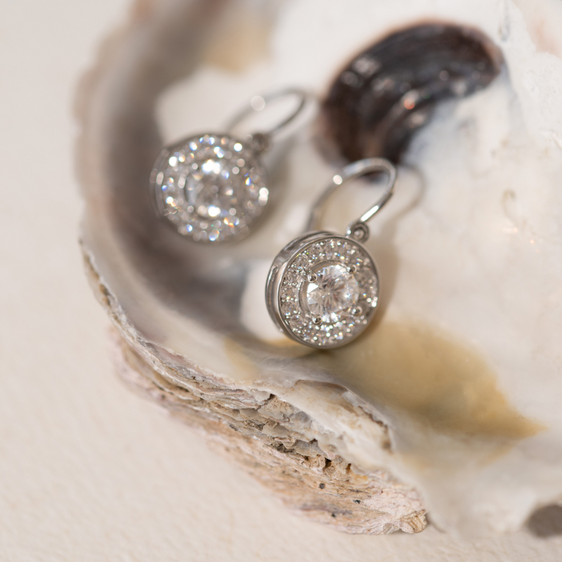 Kolekce šperků s moissanity a diamanty Camille 102030