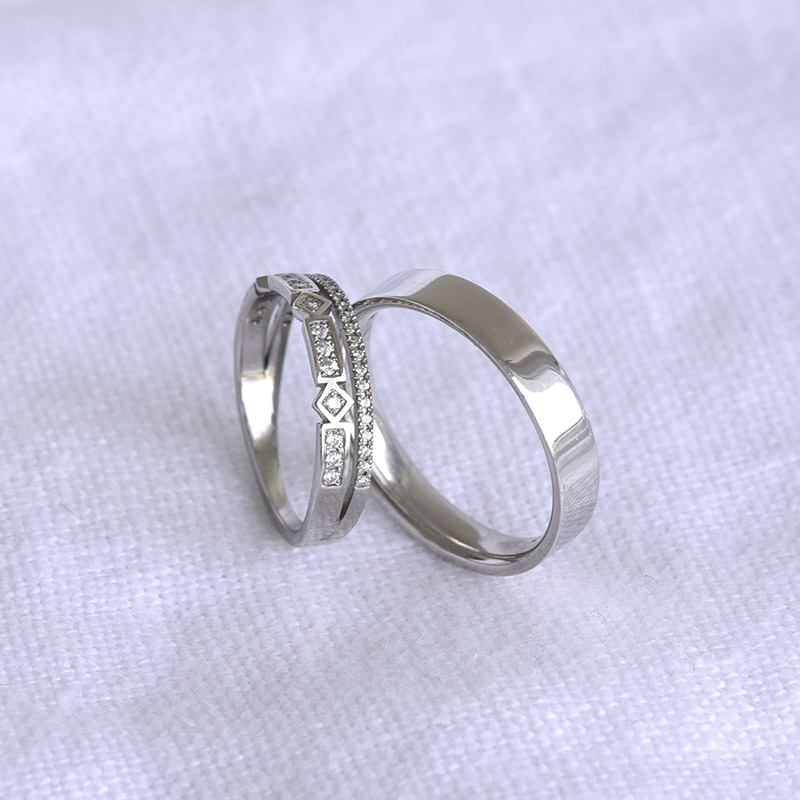 Dámský prsten s lab-grown diamanty a pánský plochý prsten Ward 102200