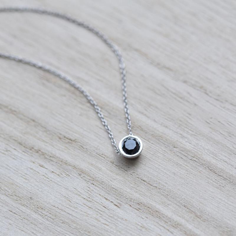 Stříbrný náhrdelník s černým diamantem Leigha 103840