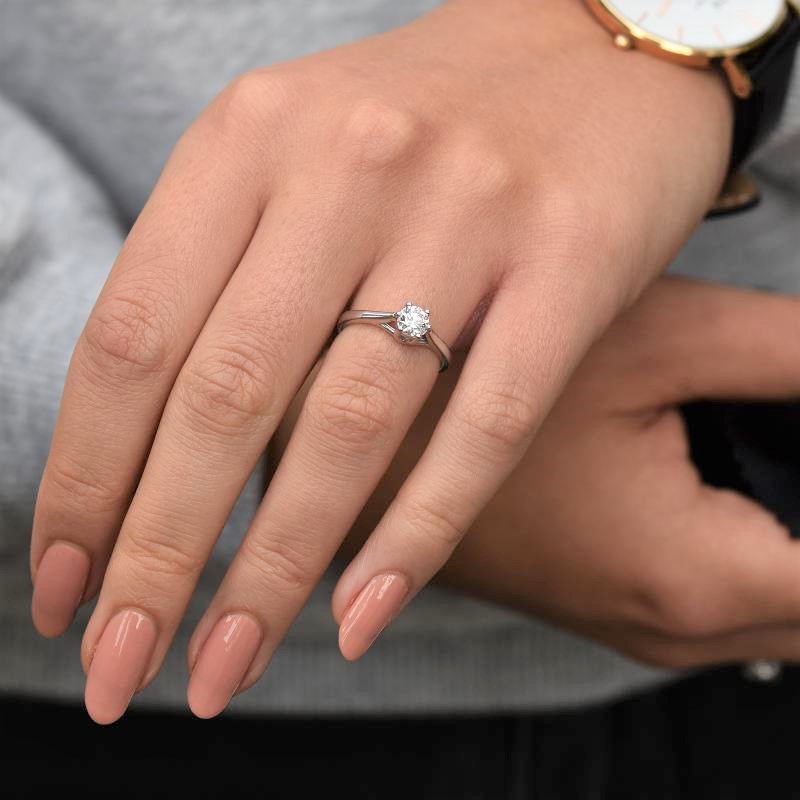 Prsten s diamantem 106410