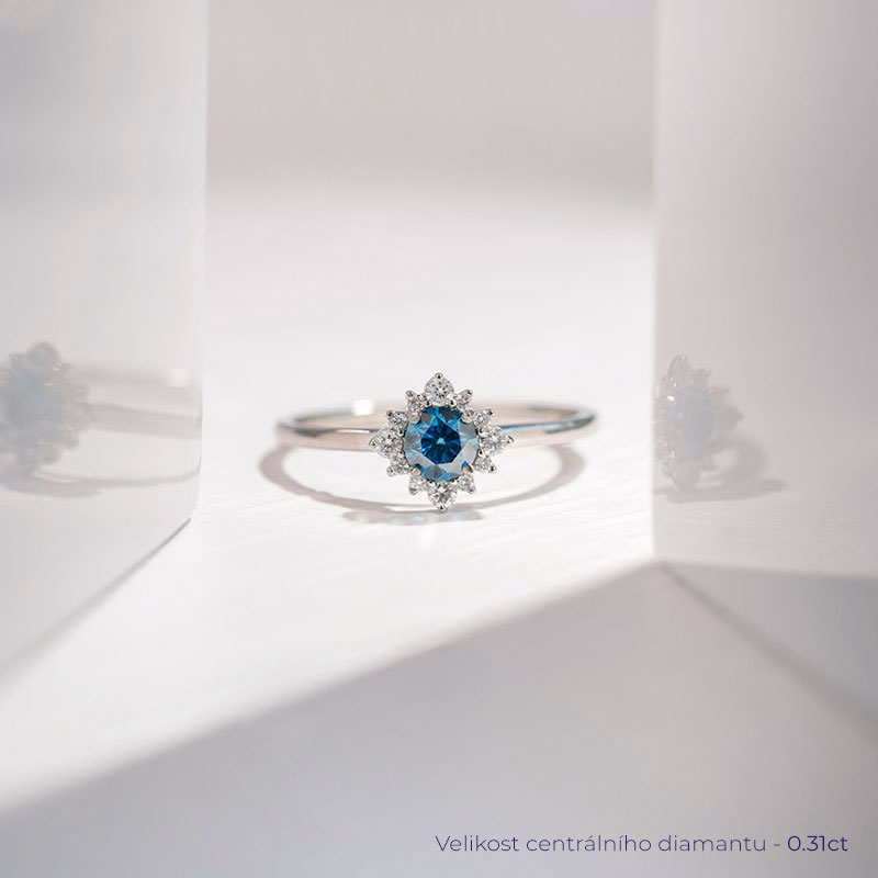 Zásnubní prsten s certifikovaným fancy blue lab-grown diamantem Febe 114150