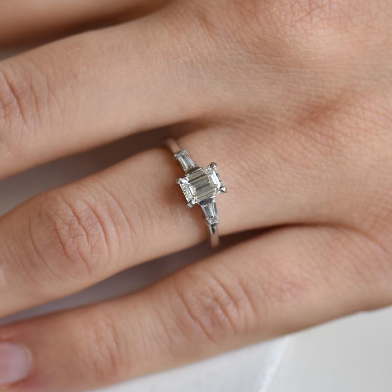Zásnubní prsten s emerald lab-grown diamantem Talmar 126130
