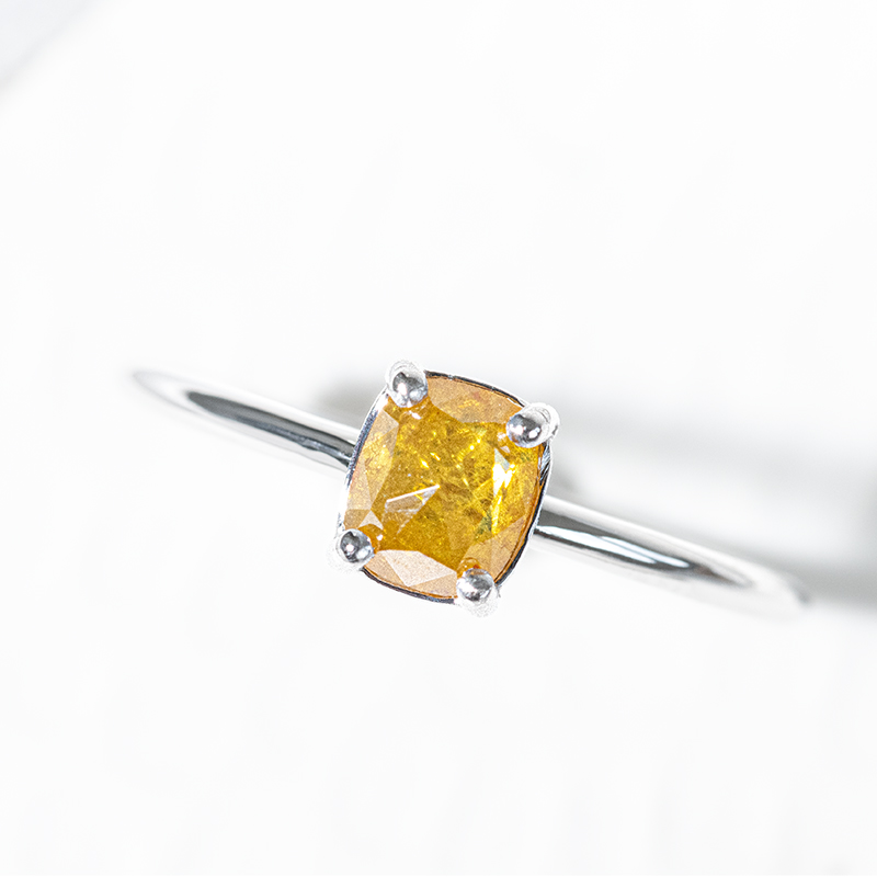 Zlatý prsten s cushion salt and pepper diamantem Reeva 126150