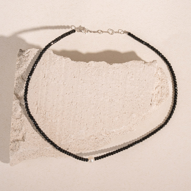 Stříbrný náhrdelník s perlou a spinelovými korálky Gibbs 129320
