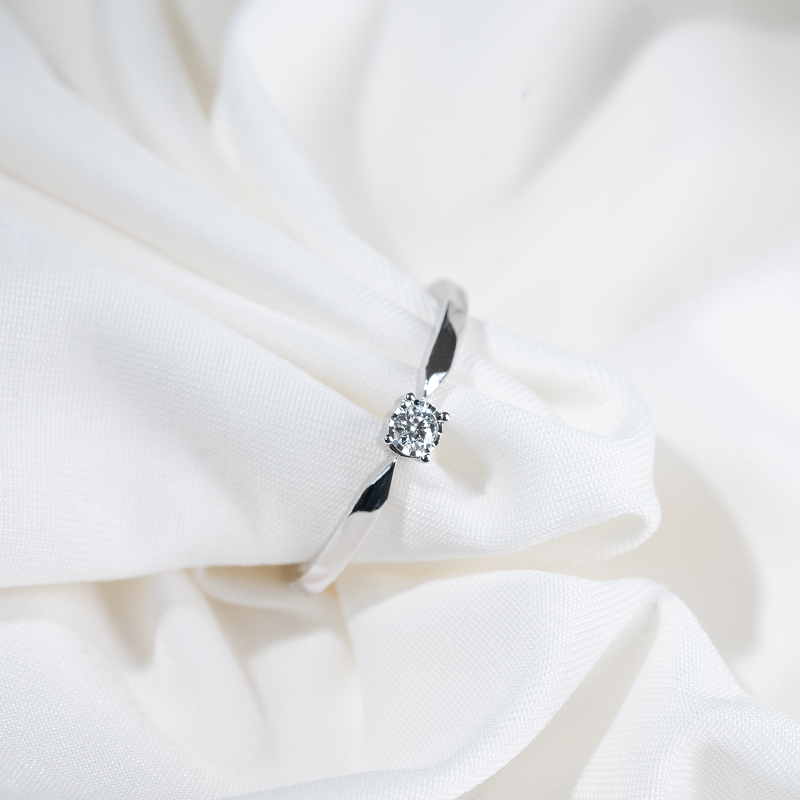 Stříbrný elegantní prsten s lab-grown diamantem Ximena 131140