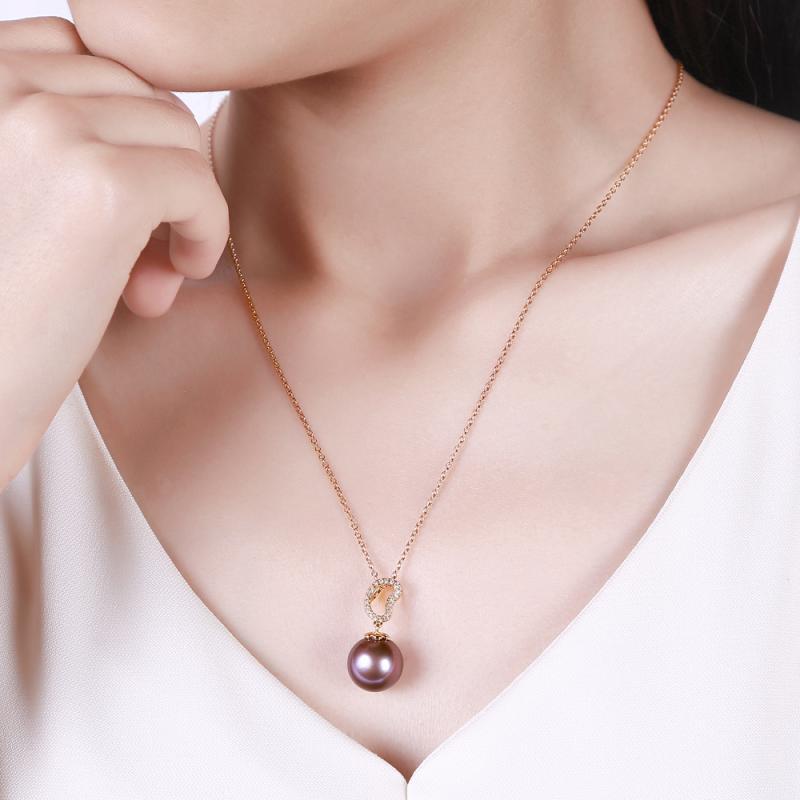 Zlatý náhrdelník s fialovou perlou 13140