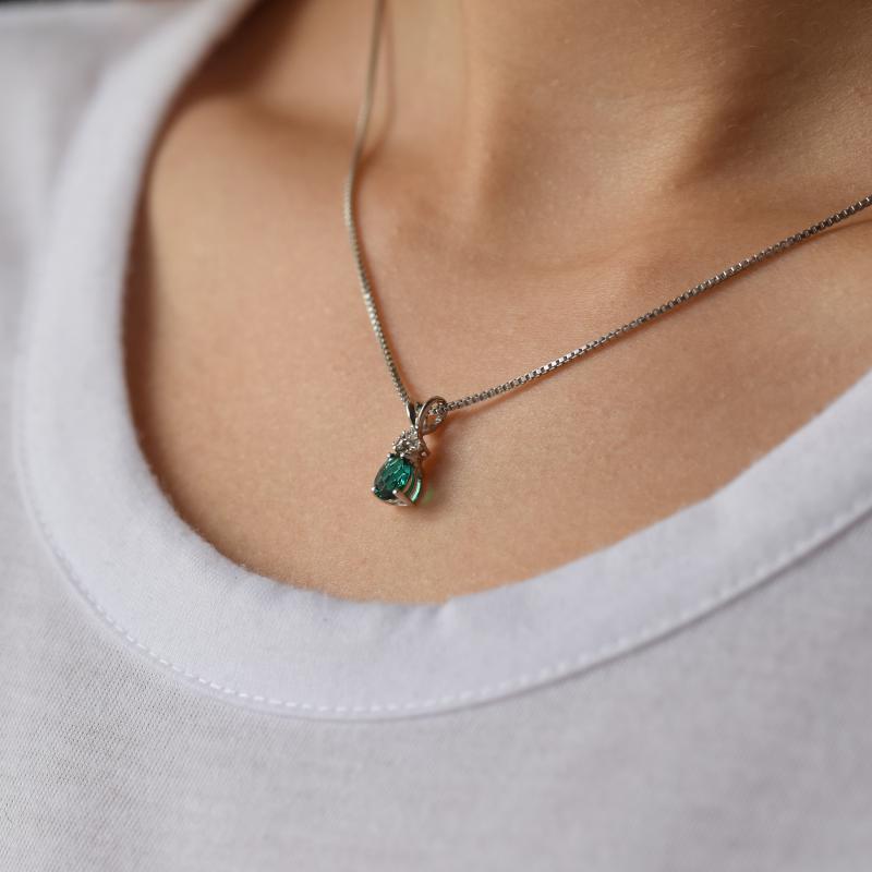 Smaragdový náhrdelník 13440