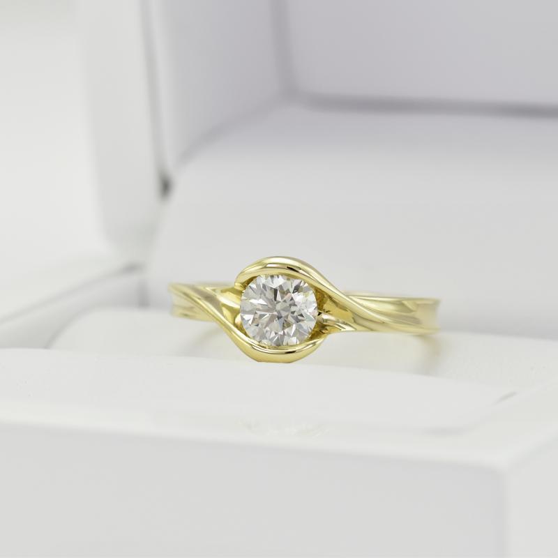 Prsten z bílého zlata s moissanitem 22120