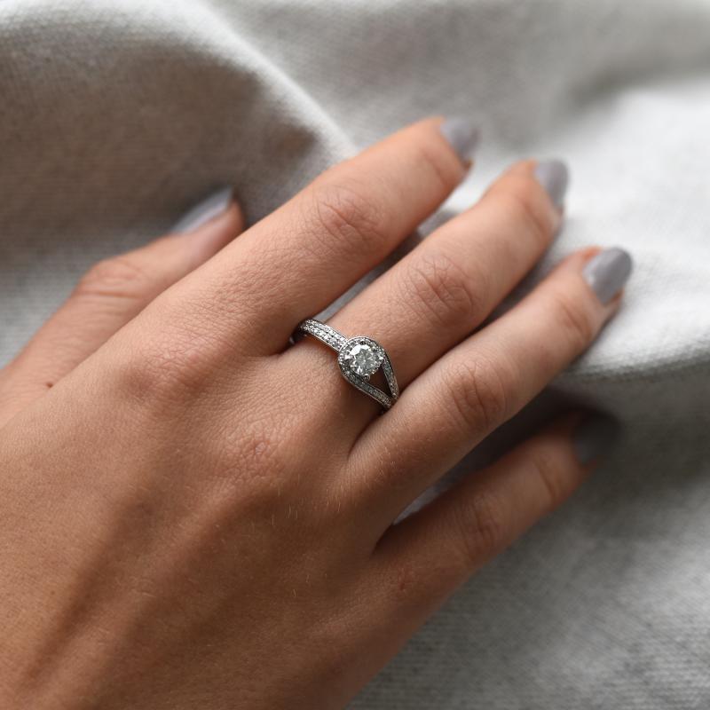 Zásnubní prsten