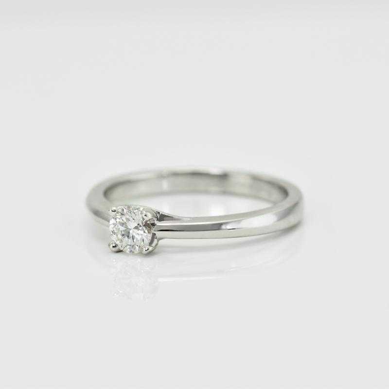 Zlatý zásnubní prsten s diamantem 36290