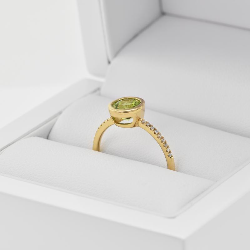 Zlatý prsten s olivínem 36940