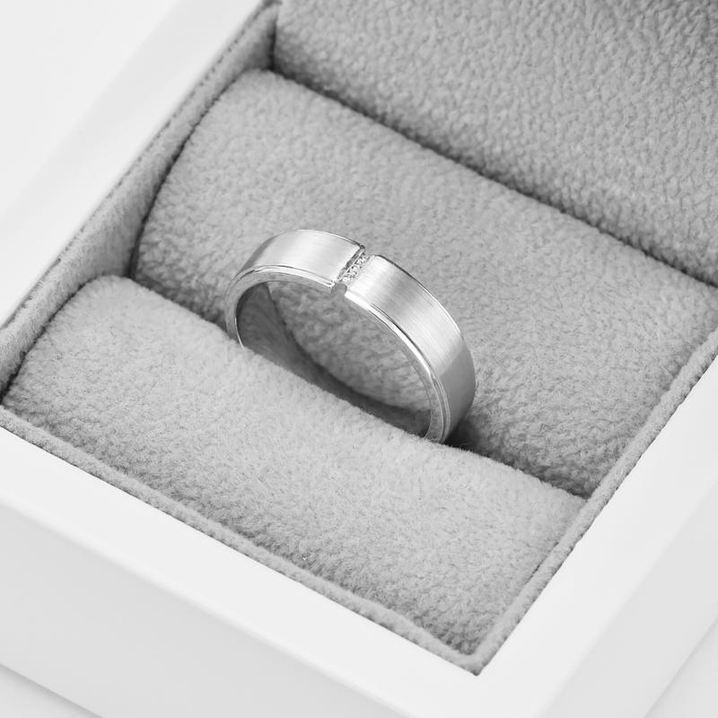 Diamantový snubní prsten 43010