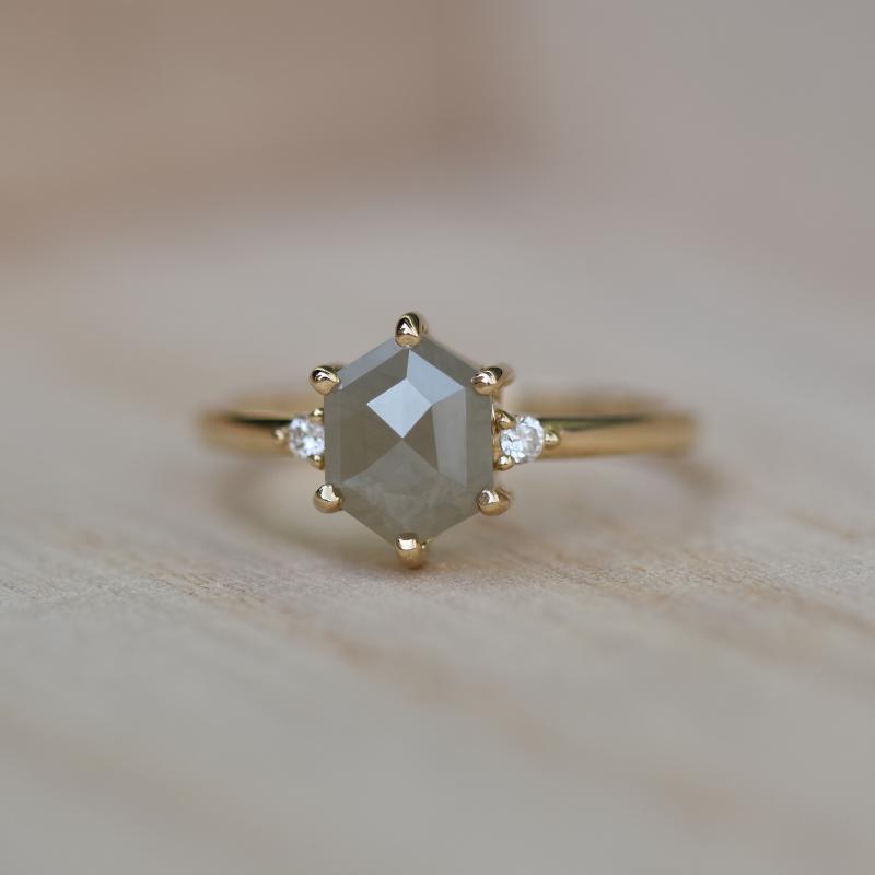 Zlatý prsten s diamantem 44220