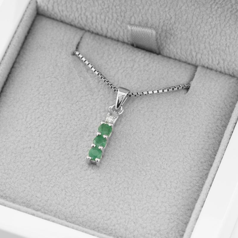 Stříbrný náhrdelník s přírodními smaragdy 49430