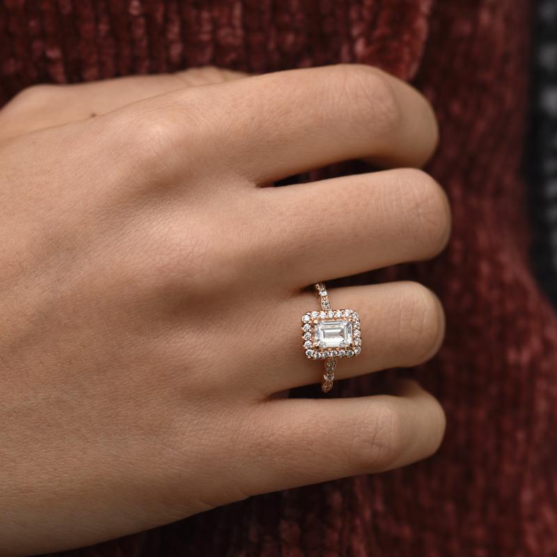 Zásnubní prsten s emerald diamantem 49610