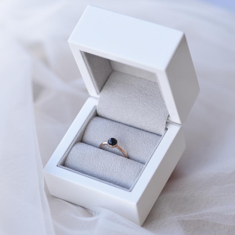 Minimalistický prsten s černým opálem 52360