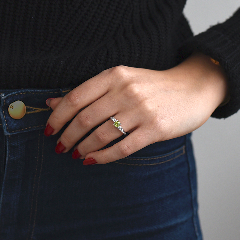 Romantický stříbrný prsten s olivínem Carmelia 58530