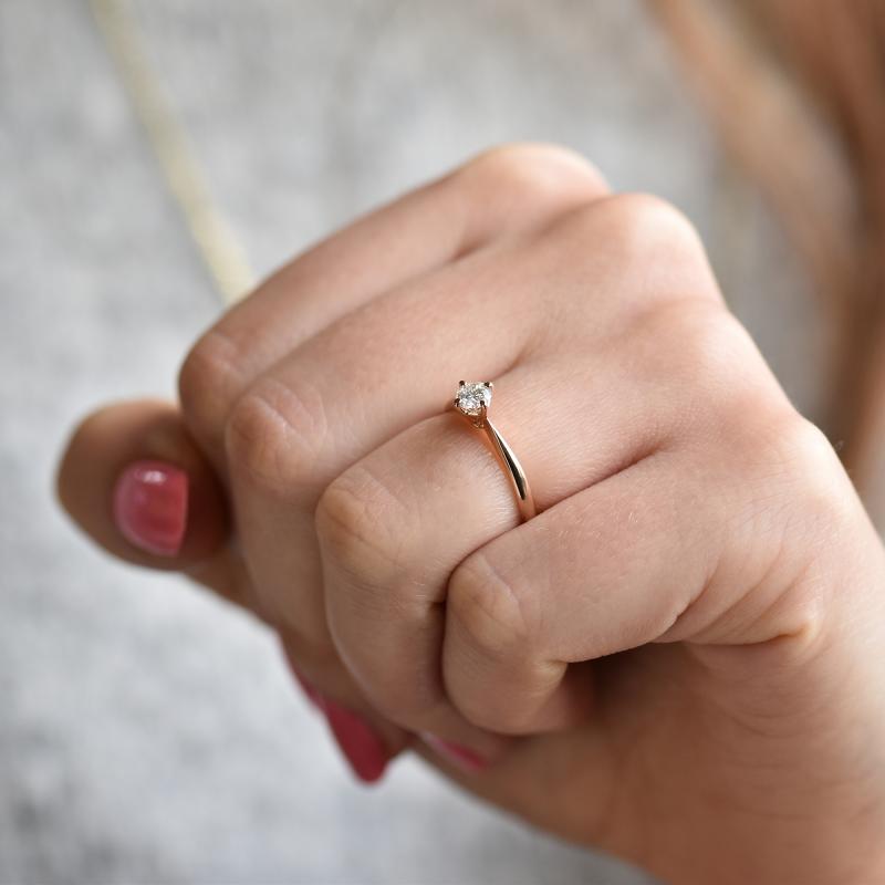Zásnubní prsten s diamantem Sevati 64600