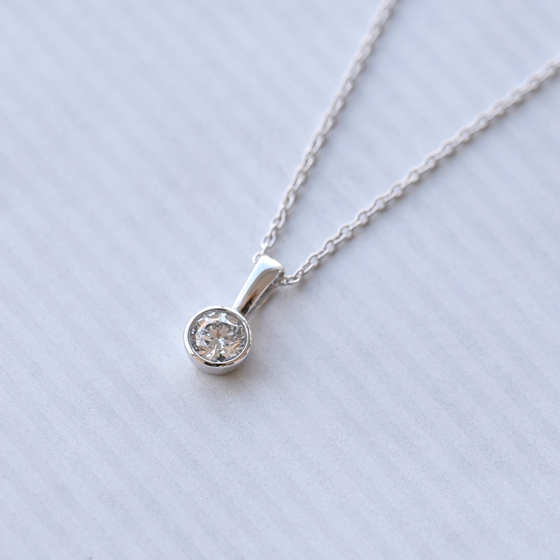 Minimalistický diamantový bezel náhrdelník Martha 75670