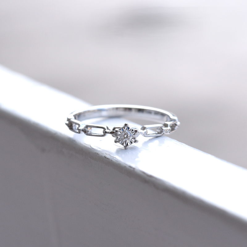 Trendy prsten s diamantem 84430