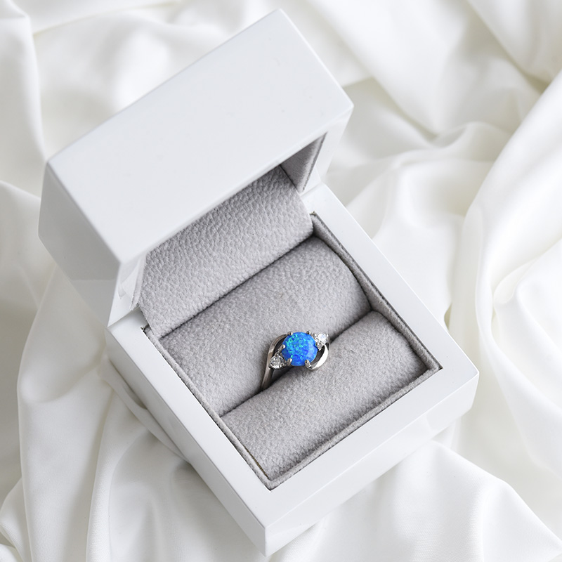 prsten s modrým opálem 84700