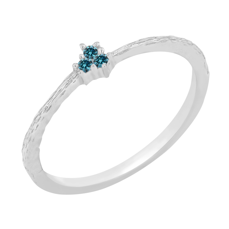Jemný stříbrný prsten s modrými diamanty