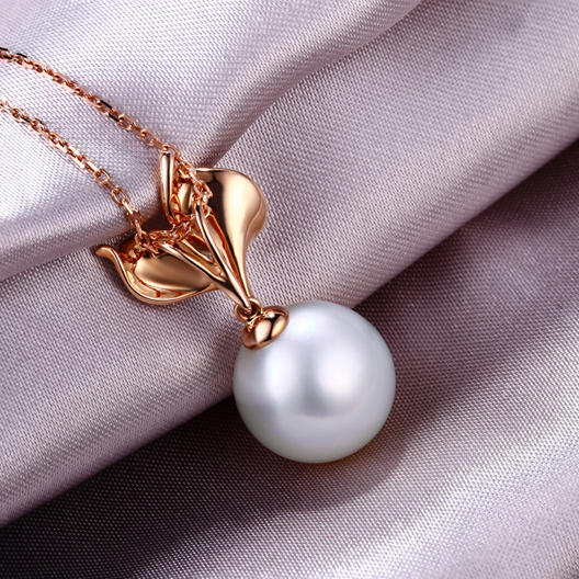 Perla a turmalín v náhrdelníku