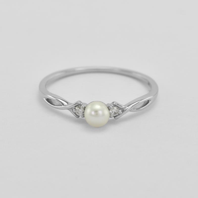 Stříbrný elegantní prsten s perlou a lab-grown diamanty Margaux 104451