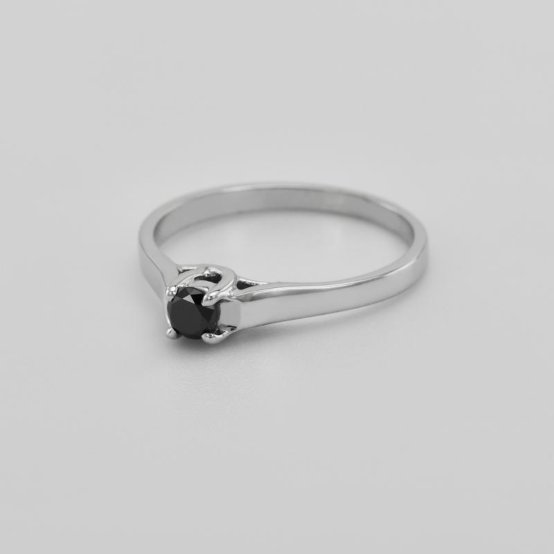 Prsten s černým diamantem Macias
