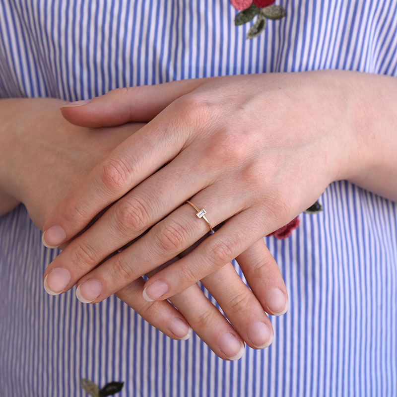 Minimalistický prsten s baguette moissanitem Avice 112011