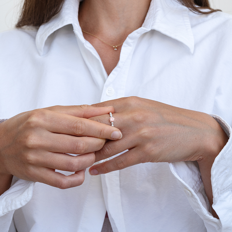 Zásnubní prsten s certifikovaným fancy pink lab-grown diamantem Megha 126341