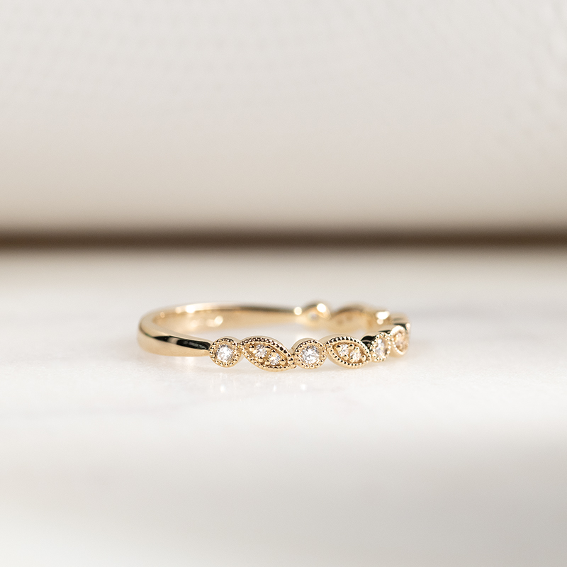 Diamanty ve zlatém eternity prstenu Sango 133101