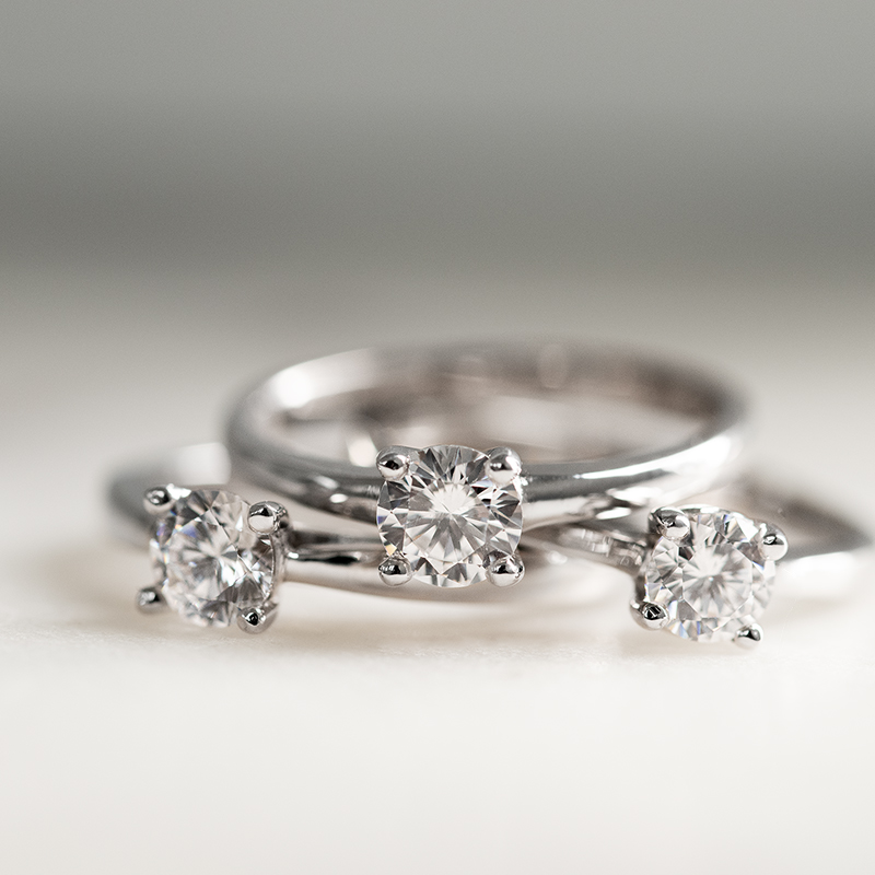 Diamantový zásnubní prsten Tien 135741