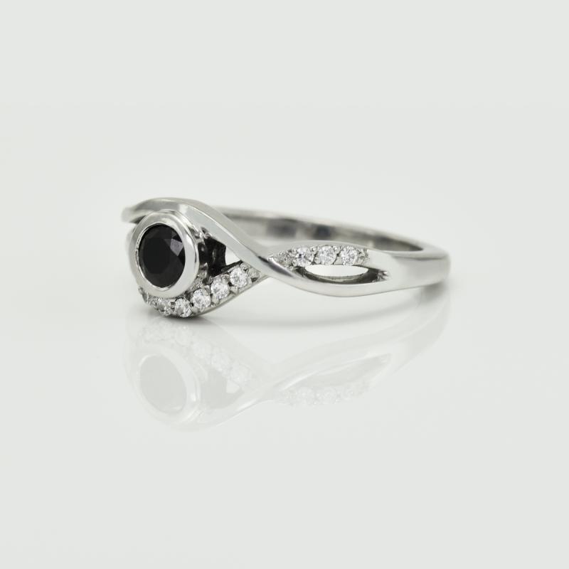 Prsten s černým diamantem 17391