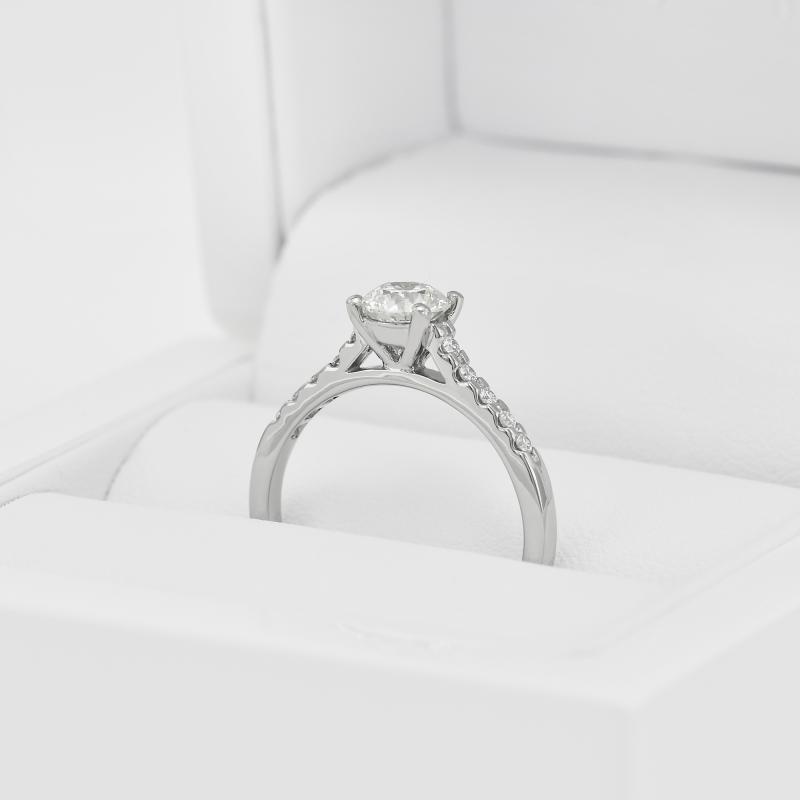 Platinový zásnubní prsten s diamanty 17921