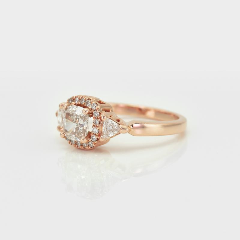 Prsten z růžového zlata s diamanty