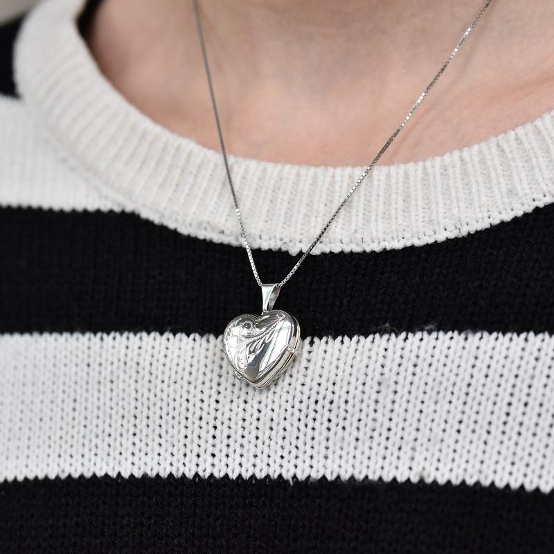 Stříbrný medailon ve tvaru srdce 25841