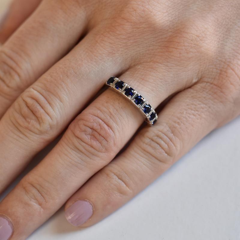 Stříbrný safírový eternity prsten